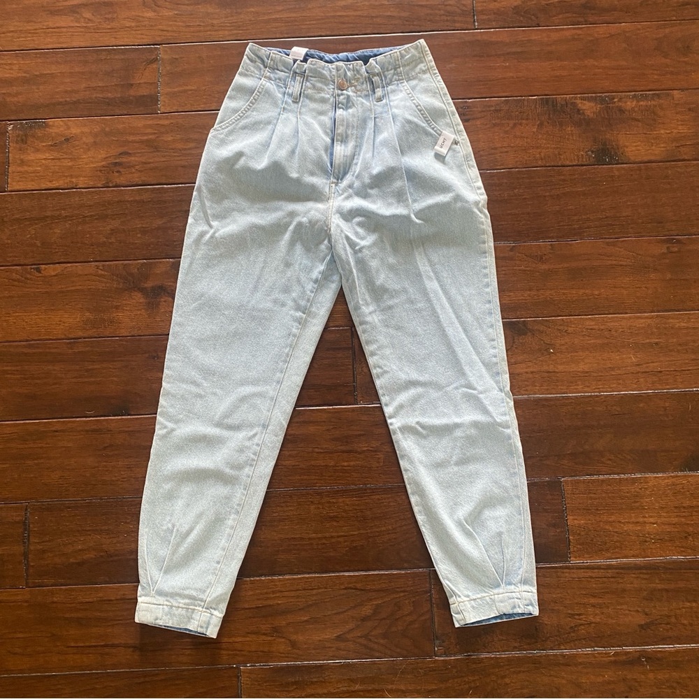 NWT | Seven Seven High-Waist Slouchy Light Wash Jeans